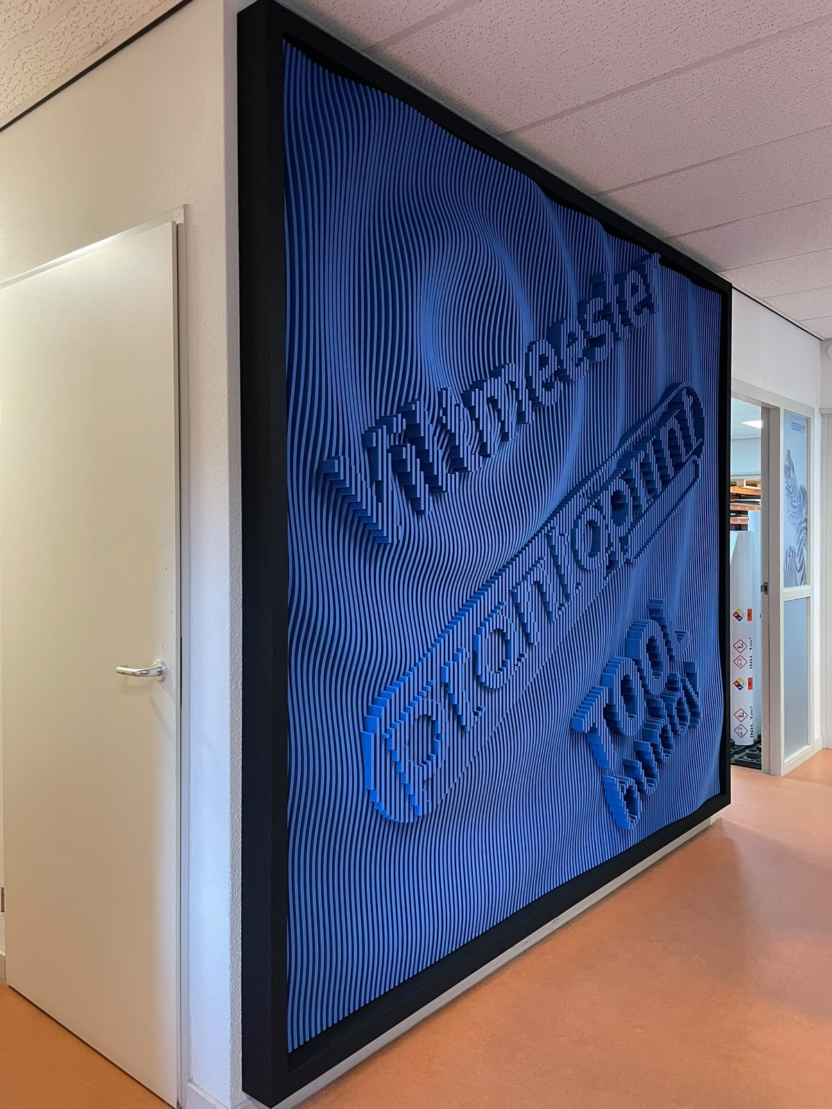 Het complete driedimensionale wandobject van blauw PET-vilt